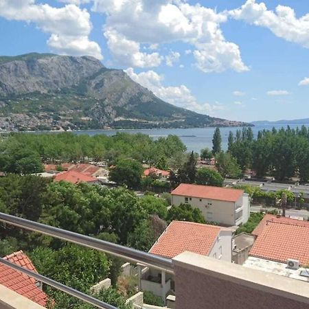 Apartment Rene Оміш Екстер'єр фото