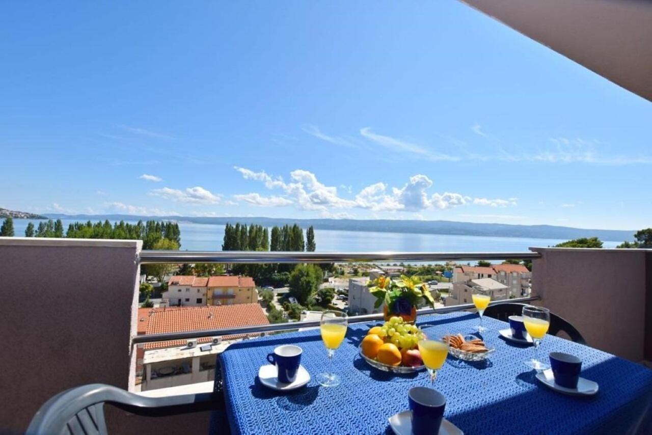 Apartment Rene Оміш Екстер'єр фото