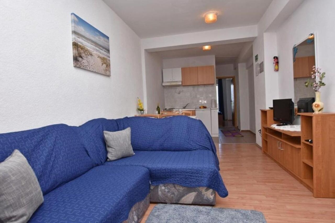 Apartment Rene Оміш Екстер'єр фото